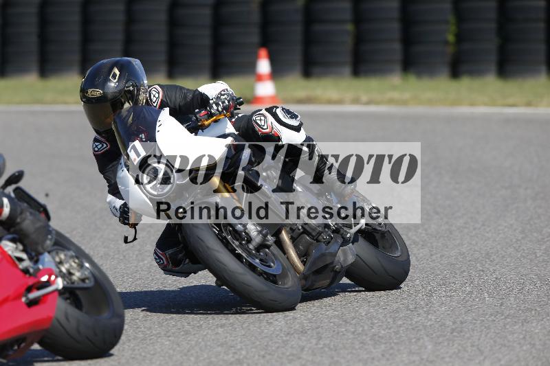 /Archiv-2025/49 26.08.2025 Cornu Master School ADR/blau-bleu/1